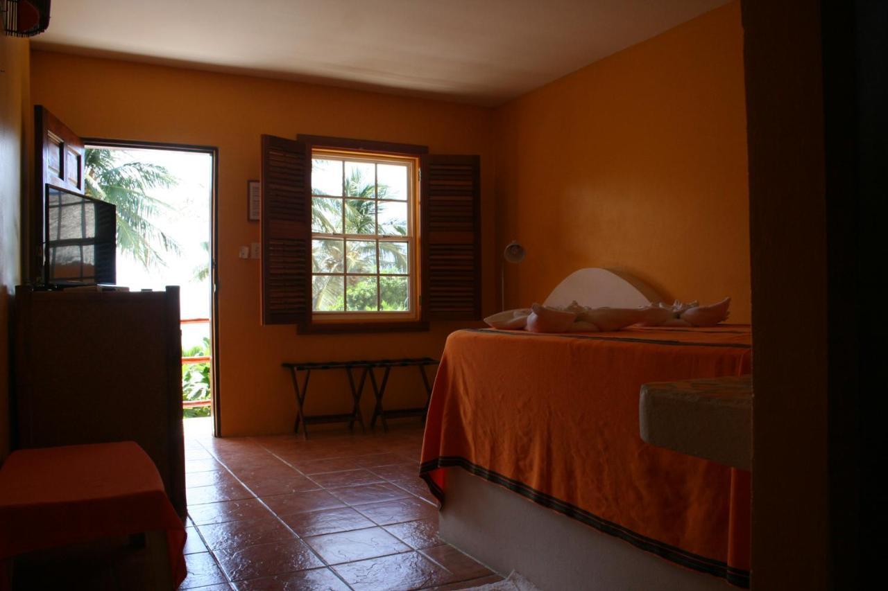 Seaside Cabanas Hotel Caye Corker Eksteriør billede