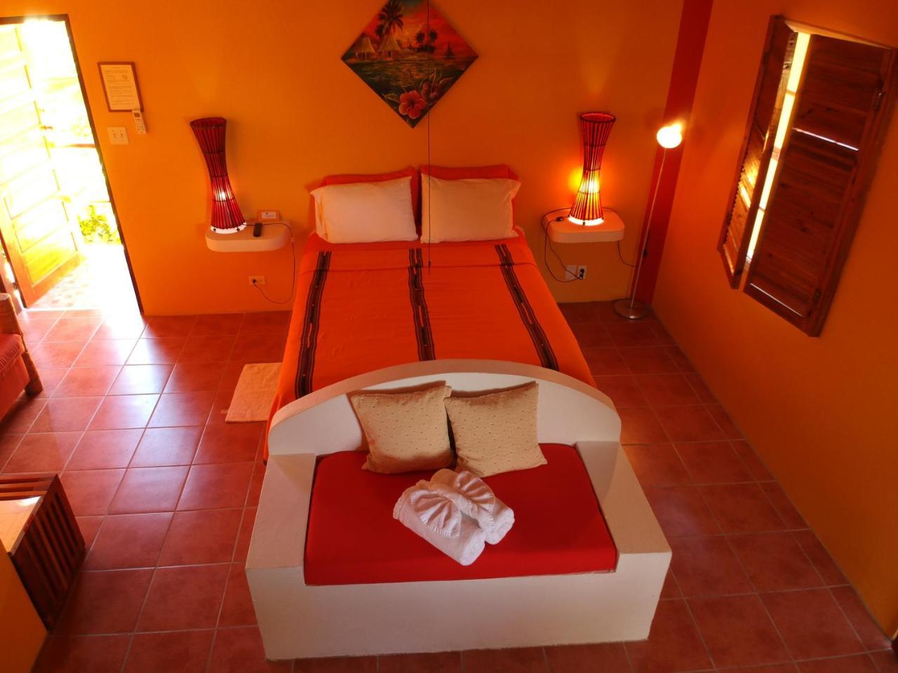 Seaside Cabanas Hotel Caye Corker Eksteriør billede