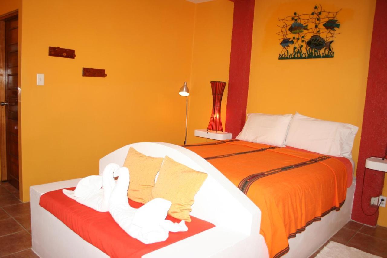 Seaside Cabanas Hotel Caye Corker Eksteriør billede