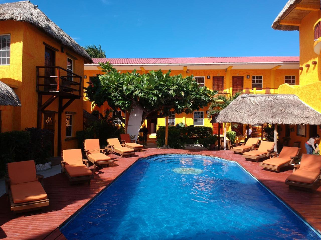 Seaside Cabanas Hotel Caye Corker Eksteriør billede