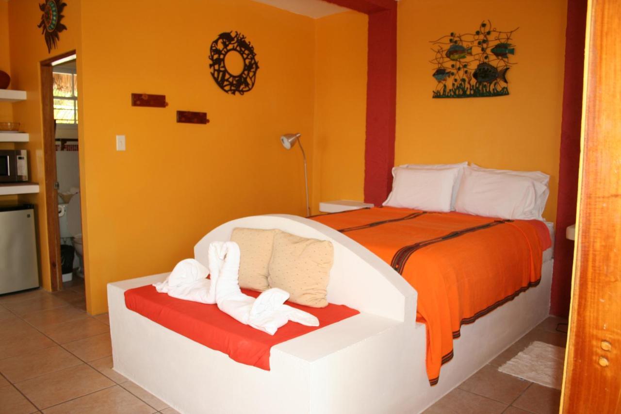 Seaside Cabanas Hotel Caye Corker Eksteriør billede