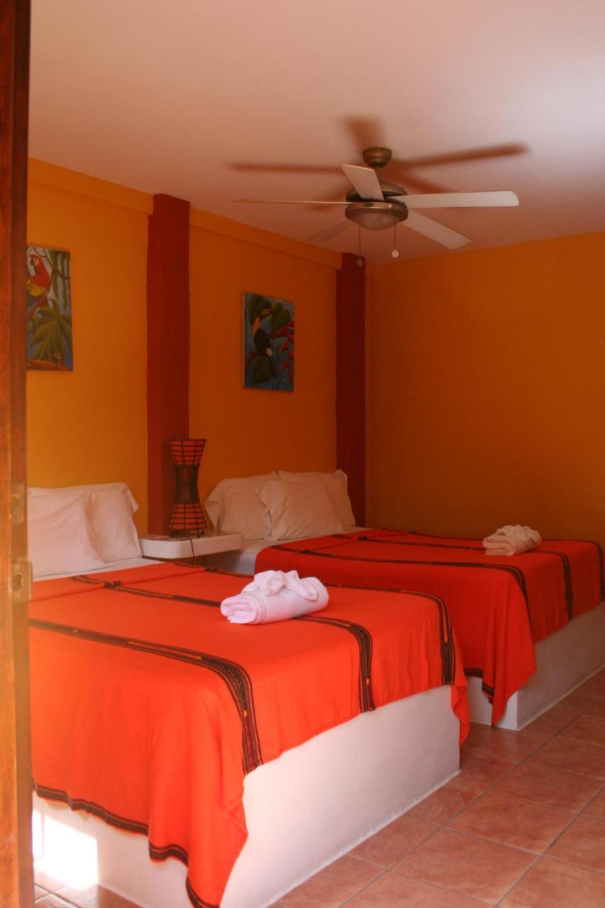 Seaside Cabanas Hotel Caye Corker Eksteriør billede