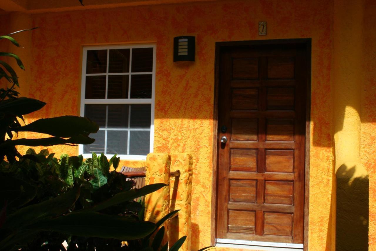 Seaside Cabanas Hotel Caye Corker Eksteriør billede