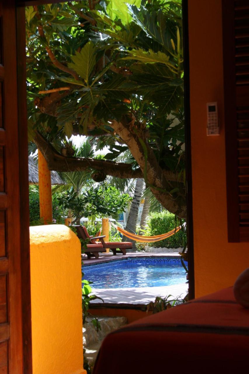 Seaside Cabanas Hotel Caye Corker Eksteriør billede